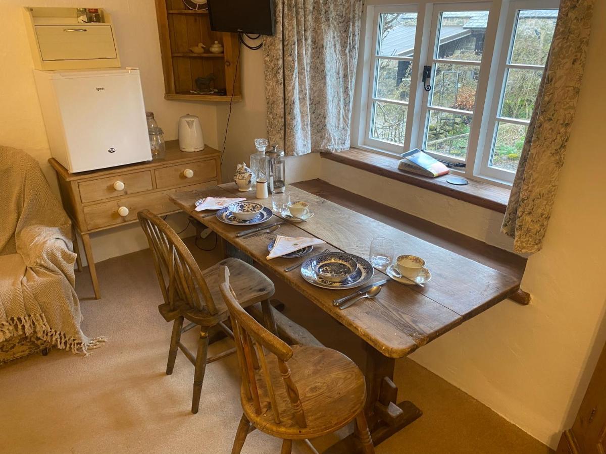 Bed and Breakfast Corndonford Farm Ньютон Эбэт Экстерьер фото